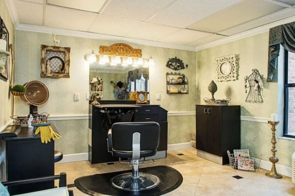 Beauty salon at Grand Villa Of Ormond