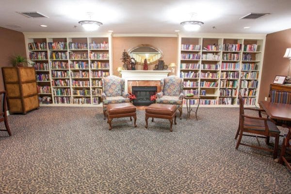 Resident library with built in bookshelves in The Watermark at St. Peters