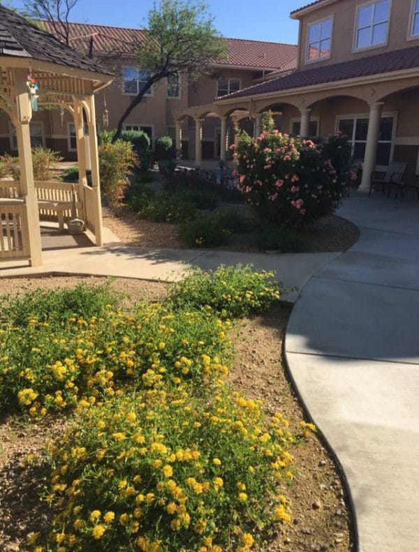 Walking paths and courtyard at Sierra Del Sol Memory Care