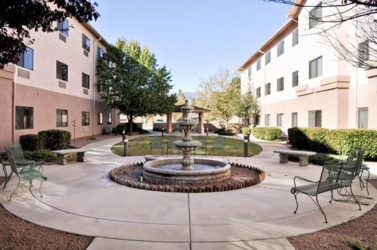 Courtyard and water fountain at Cottonwood Village