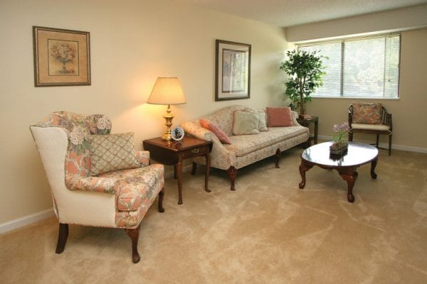 Elite Nursing & Rehab model apartment living room