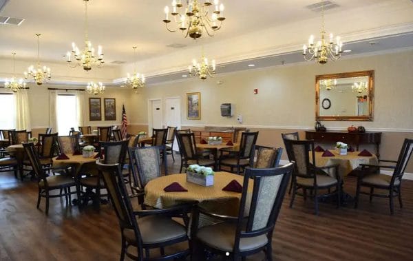 Community dining room in Morning Pointe of Tuscaloosa