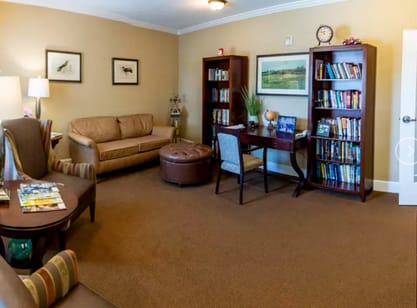 Community living room in Chatham Ridge Assisted Living