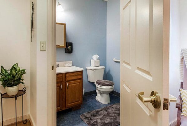 Charter Senior Living of Annapolis model apartment bathroom