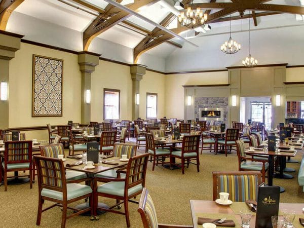 Atria East Northport Dining Rm
