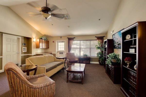 Community Lounge Area at Pacifica Senior Living Bakersfield