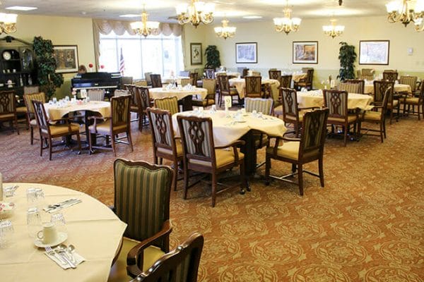 Brookdale Liverpool Dining Rm