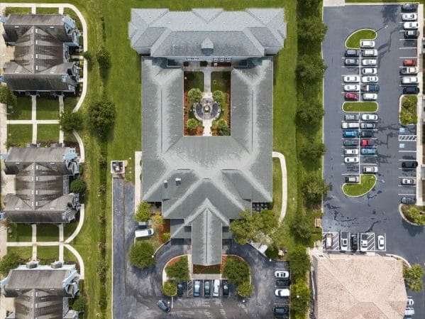 Aerial view of Hampton Manor - Deerwood building and property