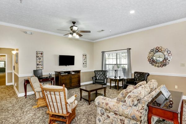 Community living room in Country Cottage - Decatur