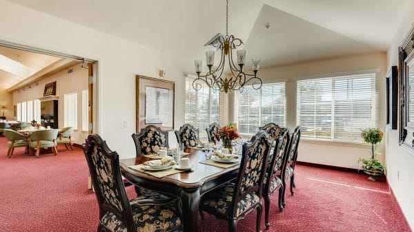 Holiday Copperfield Estates Private Dining