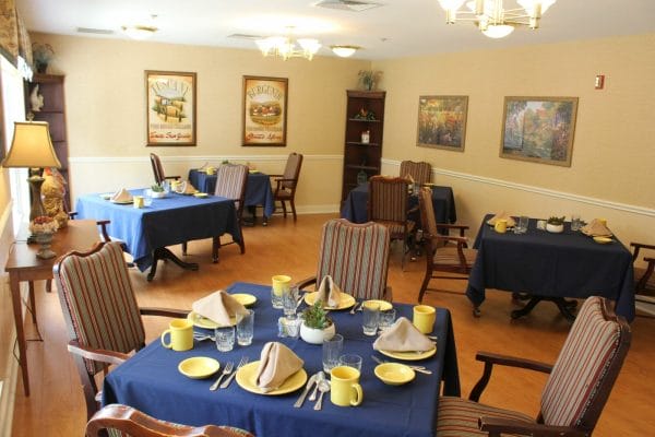 Charter Senior Living of Annapolis community dining room