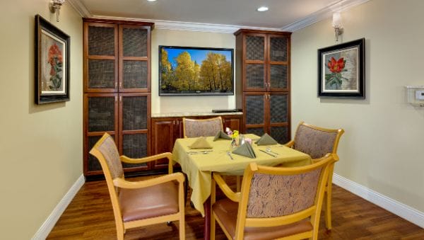 Private dining room in LakeView Estates