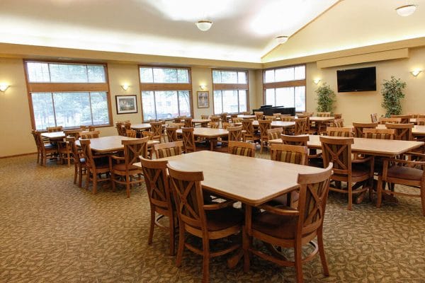Community dining room in The Landmark of West Allis