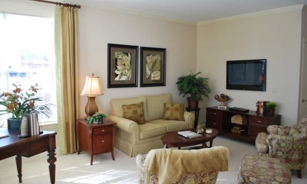Waltonwood Cary Parkway resident living room