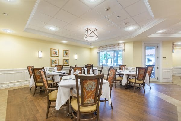 Discovery Village at Palm Beach Gardens memory care dining room