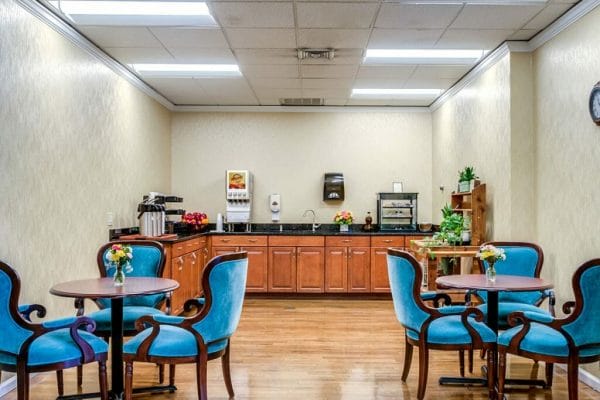 Community bistro and coffee bar in Brandywine Living at Middlebrook Crossing