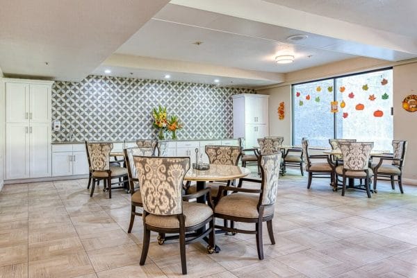 Residental Dining Area at Pacifica Senior Living Northridge