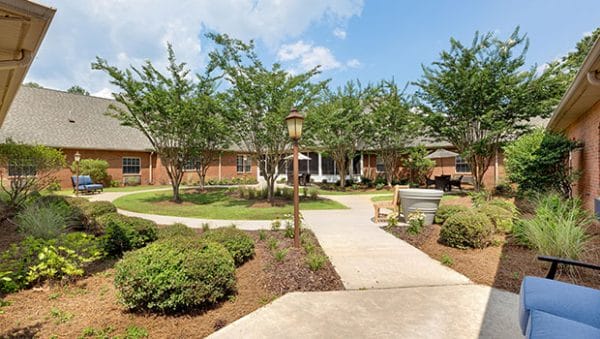 Morningside of Riverchase outdoor courtyard and walking paths