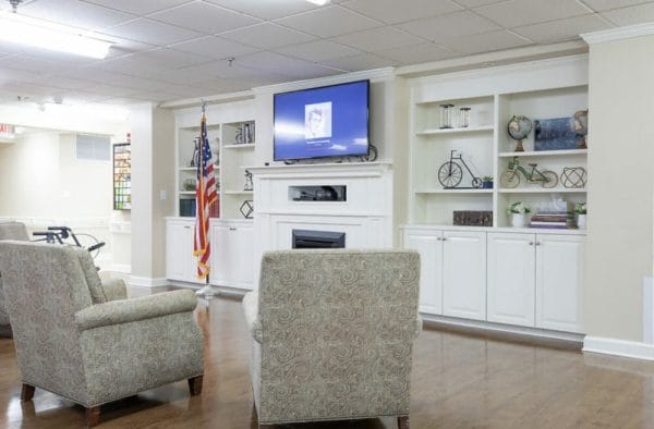 Resident living room in The Barrington at Hioaks