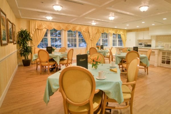 Residental Dining Area at Brandywine Living at Seaside Pointe