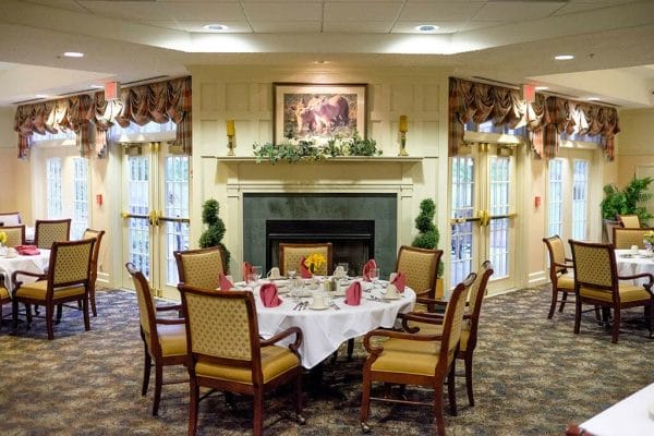 The Glen at Hiland Meadows Dining Rm