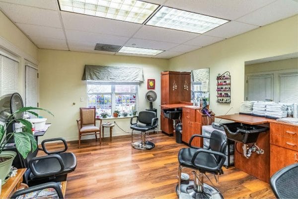 Elison Independent & Assisted Living of Maplewood community salon