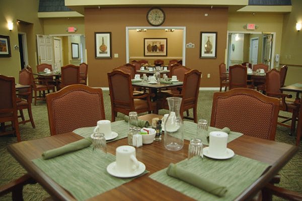 Community dinig room inside Brookdale Absaroka