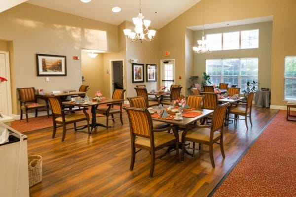 Community dining room in Elk Grove Park