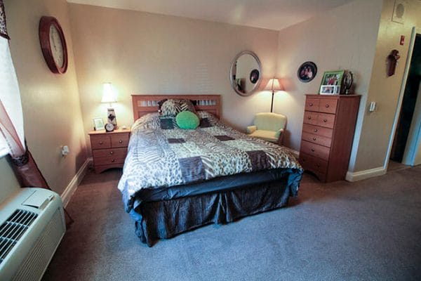 Brookdale Fort Myers Lakes Park model home bedroom