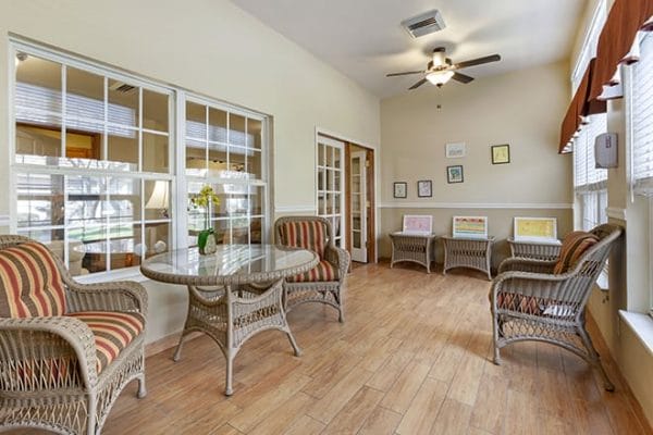 Brookdale North Tucson sunroom with resident seating