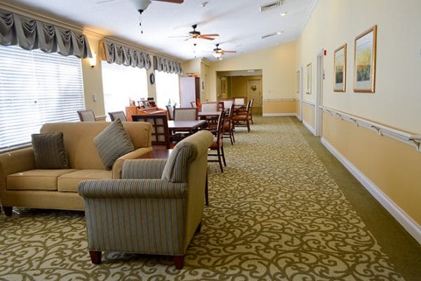 Common area and seating in Brookdale Spring Hill