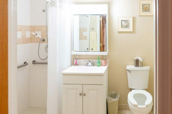 Heron House - Sarasota apartment home bathroom