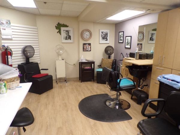 River Oaks of Anoka beauty salon