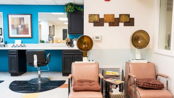 Beauty salon and barber shop in Sunflower Springs - Homosassa