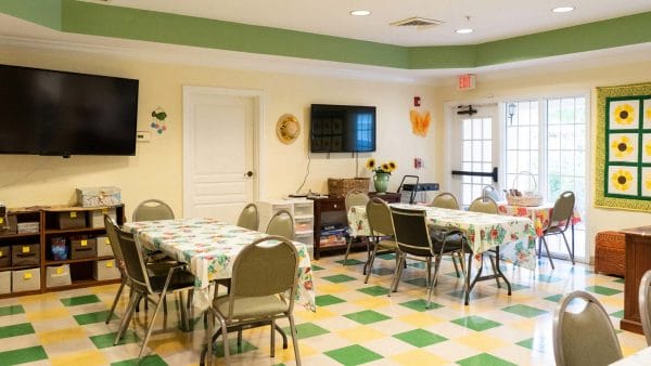 Sunflower Springs - Homosassa community craft room
