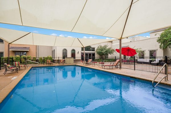 Villa de San Antonio community swimming pool