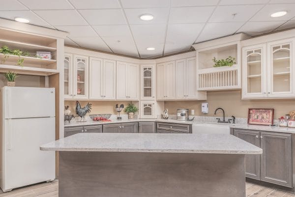 Discovery Village At Stuart model home kitchen with breakfast bar