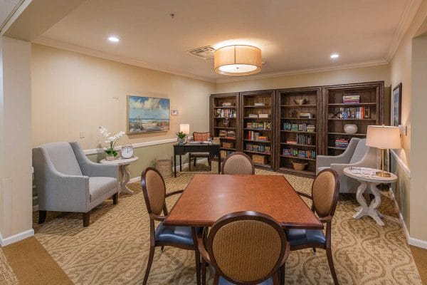 Resident library in The Colonnade at Beckett Lake