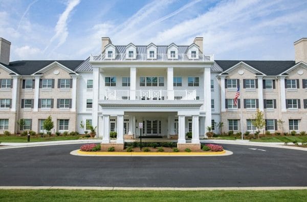 The Wellington at Lake Manassas driveway and front entrance