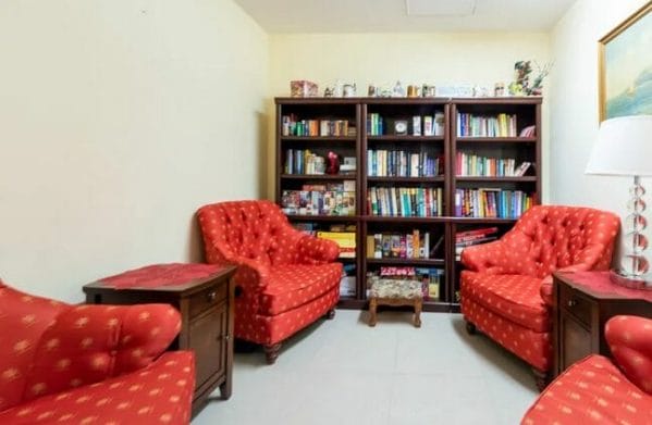 Resident library in Sunny Days Assisted Living