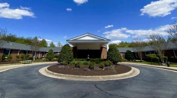 Covered driveway and entrance to Greenfield Senior Living of Spotsylvania
